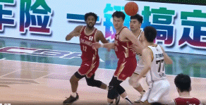 瓦伦西亚队员在比赛中发挥出色，率队奋战取胜的简单介绍