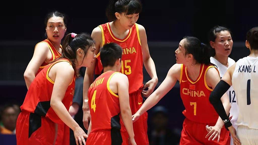 包含德国女篮实力派选手受伤，团队临危不乱的词条