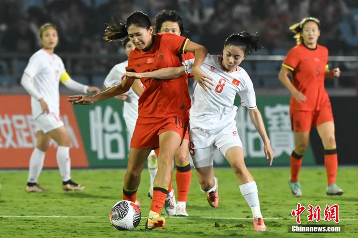 国家女足比赛中，中国队夺得冠军