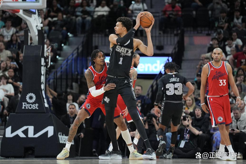 包含快船胜过马刺，继续向季后赛进发的词条