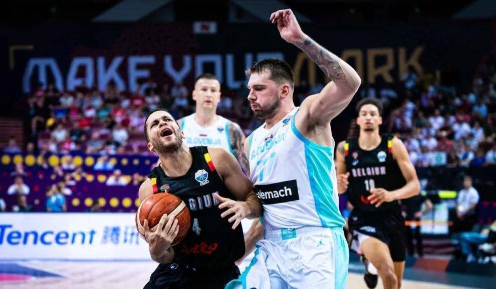 关于QPR不敌对手落败，球员面临困难局面的信息