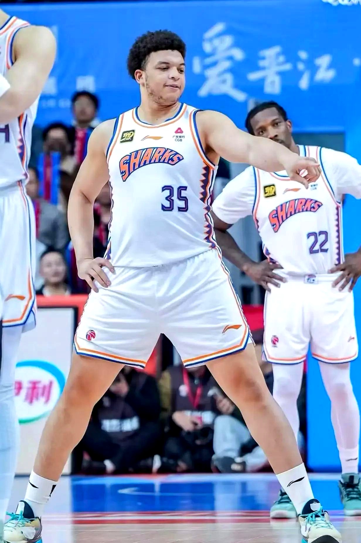 关于上海老K男篮进入总决赛，展望冲击总冠军的信息