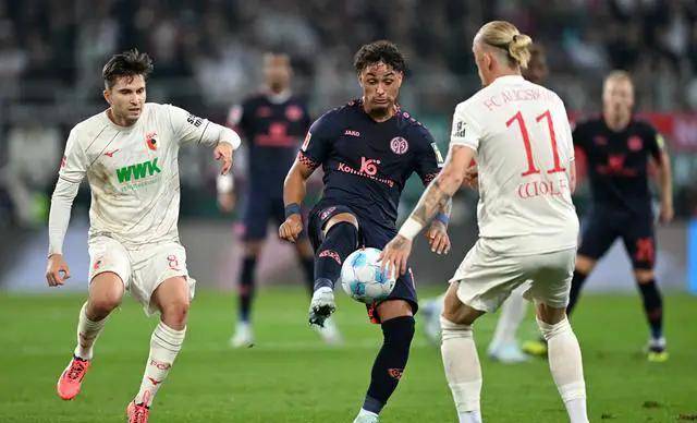 关于汉斯亨利带领门兴客场击败弗赖堡的信息 关于汉斯亨利带领门兴客场击败弗赖堡的信息