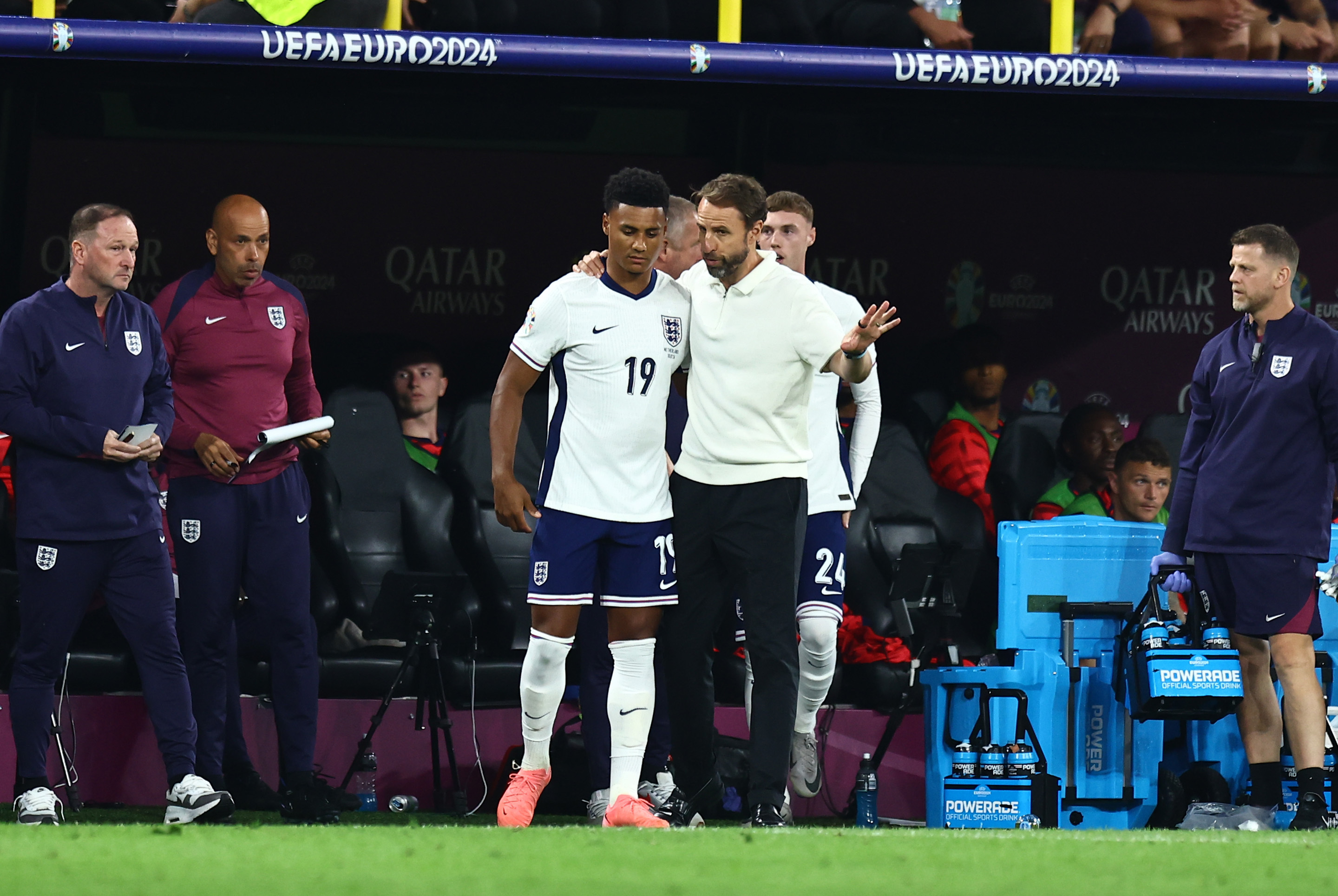 英格兰队在欧预赛中重演传奇逆转 英格兰队在欧预赛中重演传奇逆转