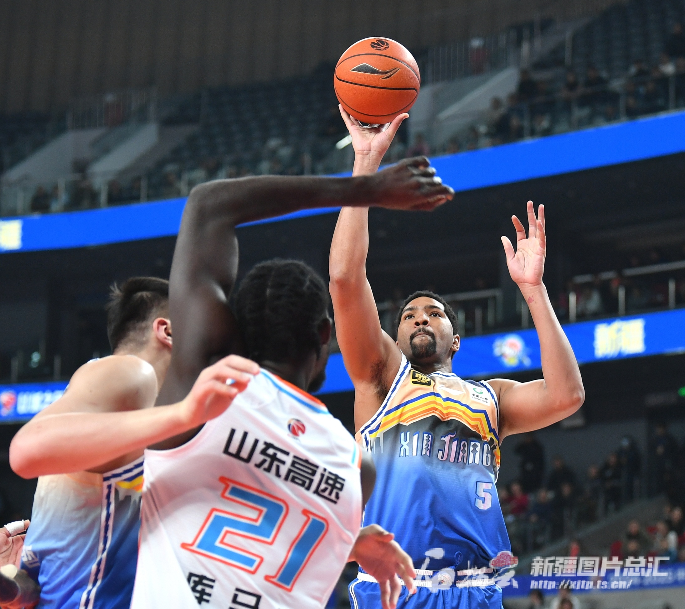 新疆男篮再次击败对手